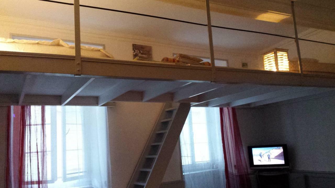 Coquet Studio En Mezzanine Nuit Pour 2 Personnes Saint-Girons  Exterior foto